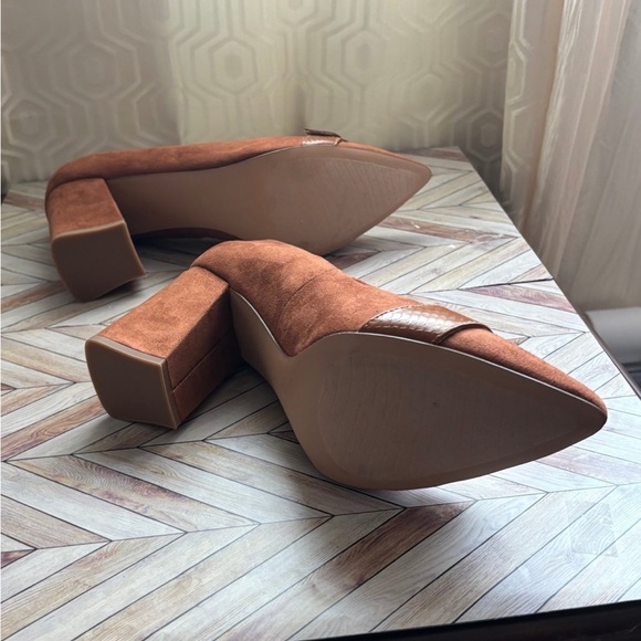 Michael Kors chunky Camel color pumps. - Picture 5 of 7